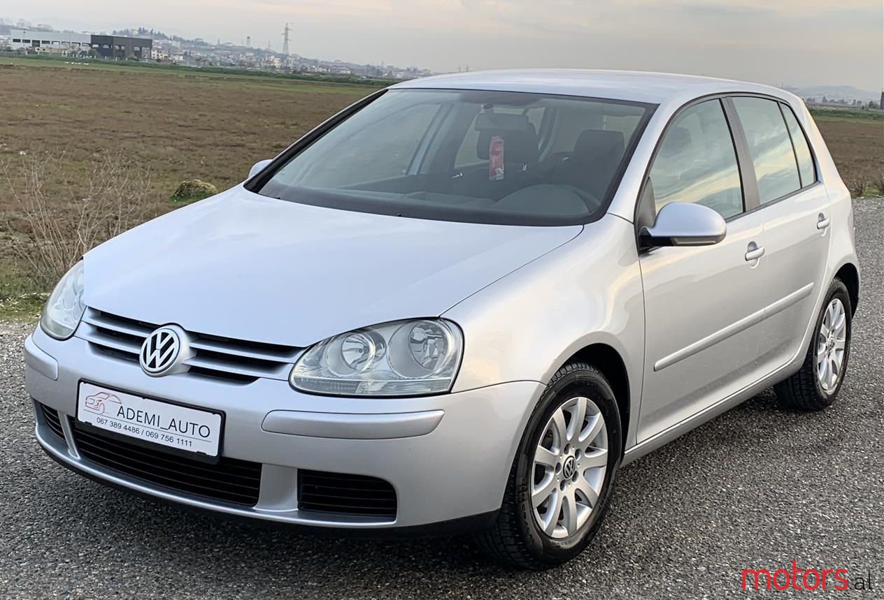 2004' Volkswagen Golf photo #1