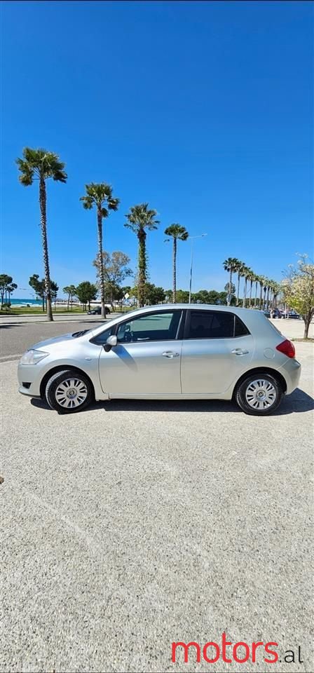 2009' Toyota Auris photo #3