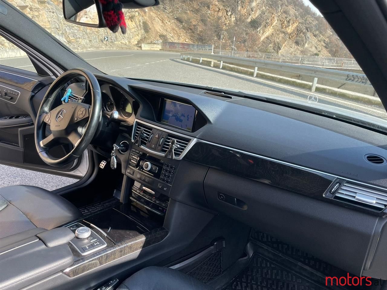 2010' Mercedes-Benz E 350 photo #5