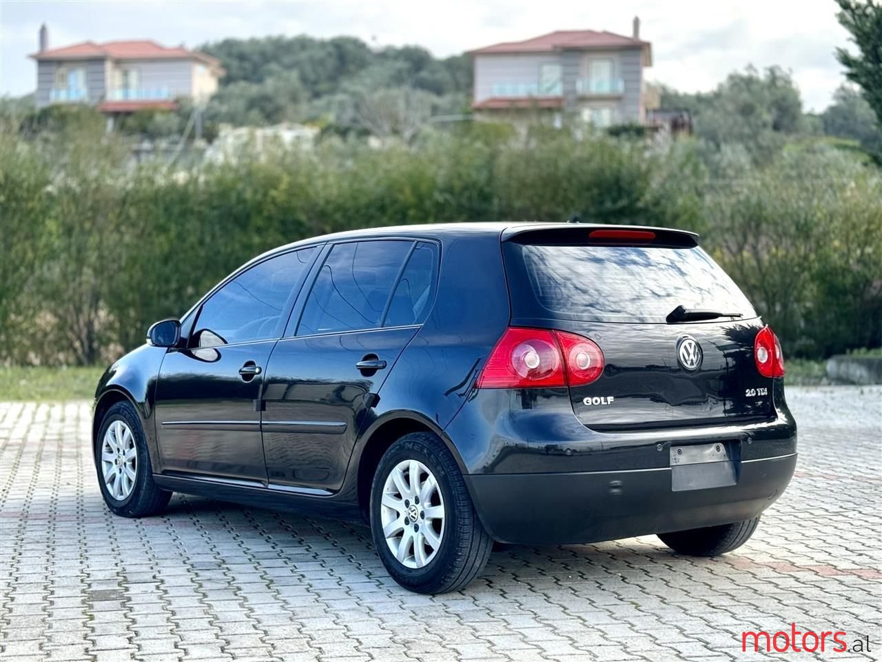 2009' Volkswagen Golf photo #5