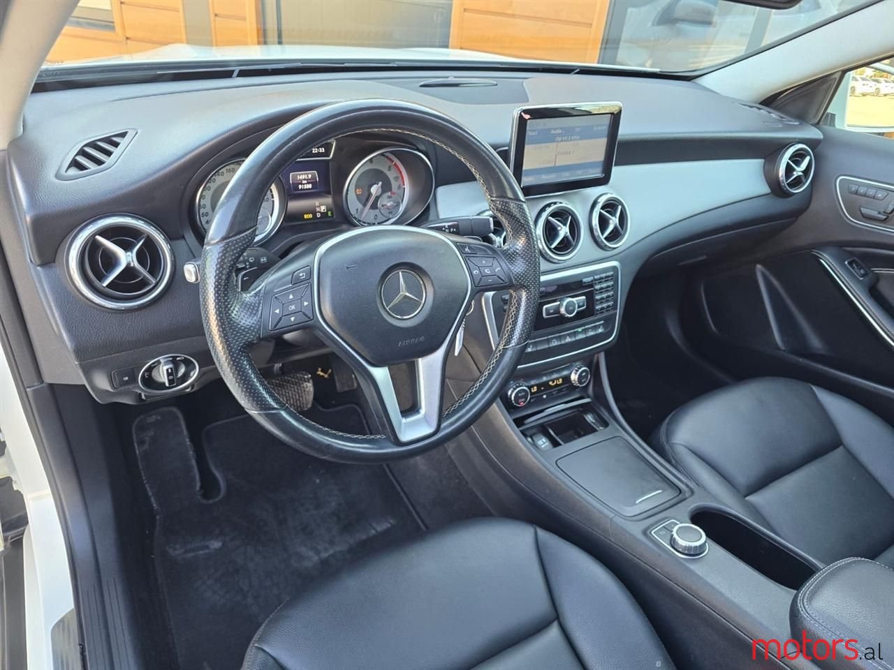 2015' Mercedes-Benz GLA 220 photo #6