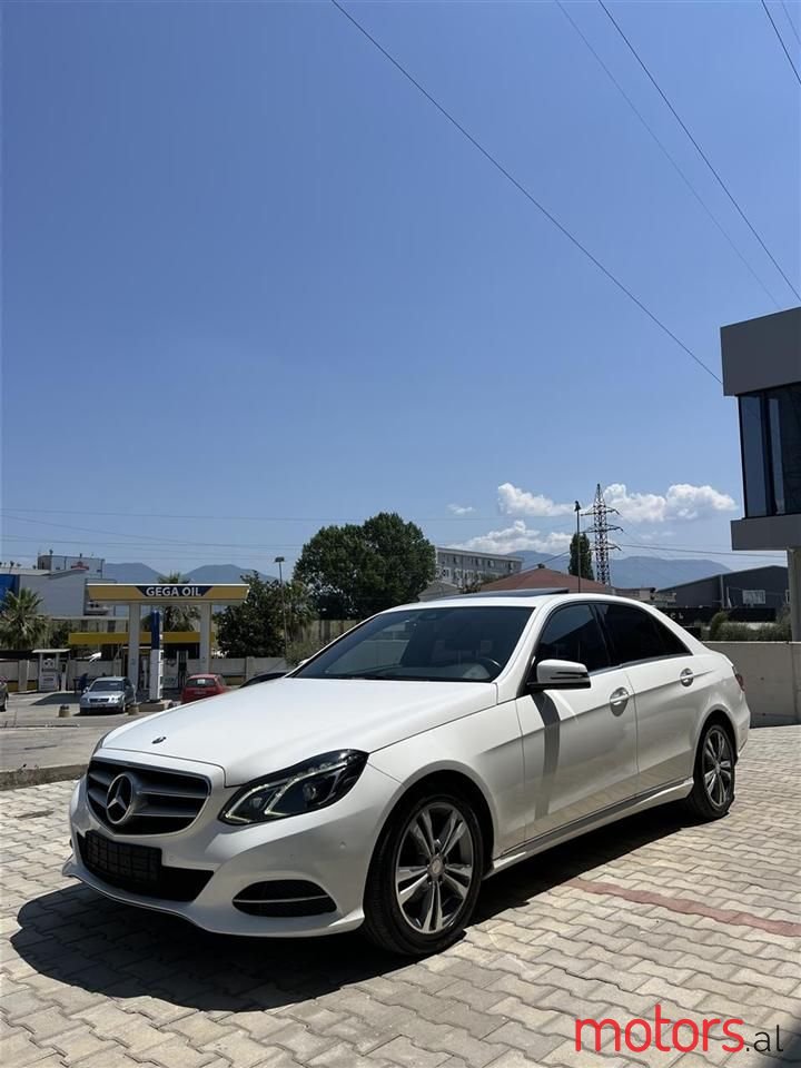 2015' Mercedes-Benz E 220 photo #1