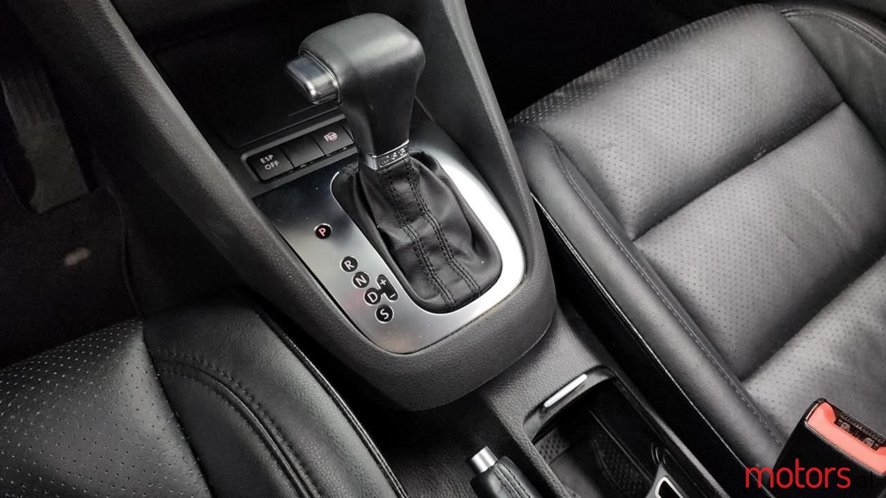 2010' Volkswagen Golf photo #3