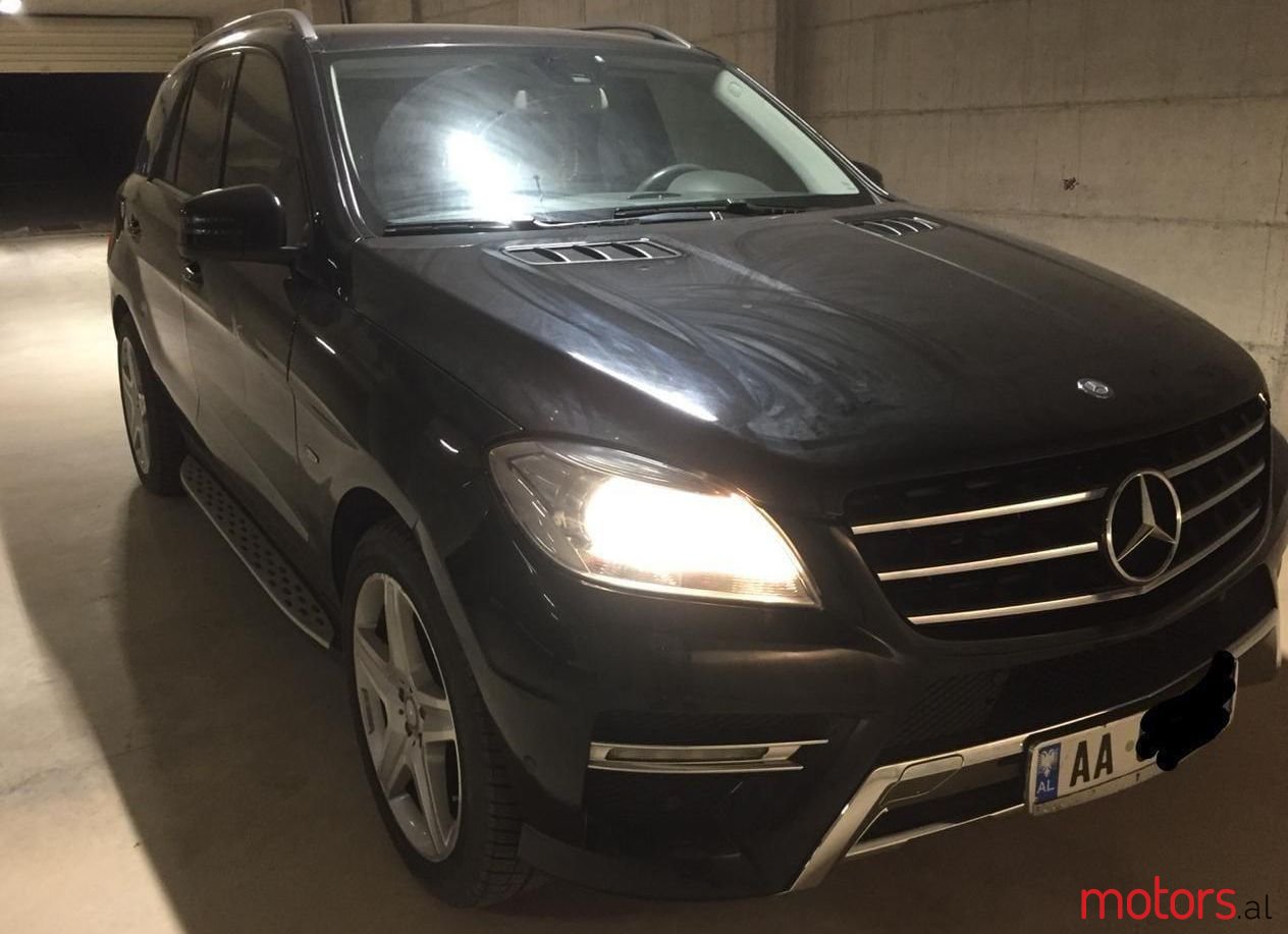 2011' Mercedes-Benz ML 350 photo #1