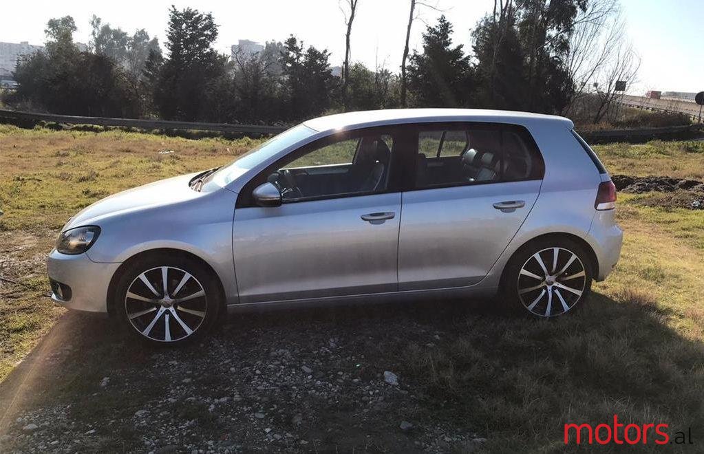 2008' Volkswagen Golf photo #3