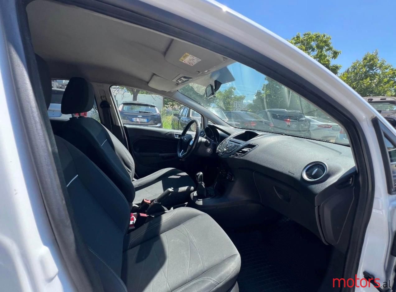 2017' Ford Fiesta photo #2