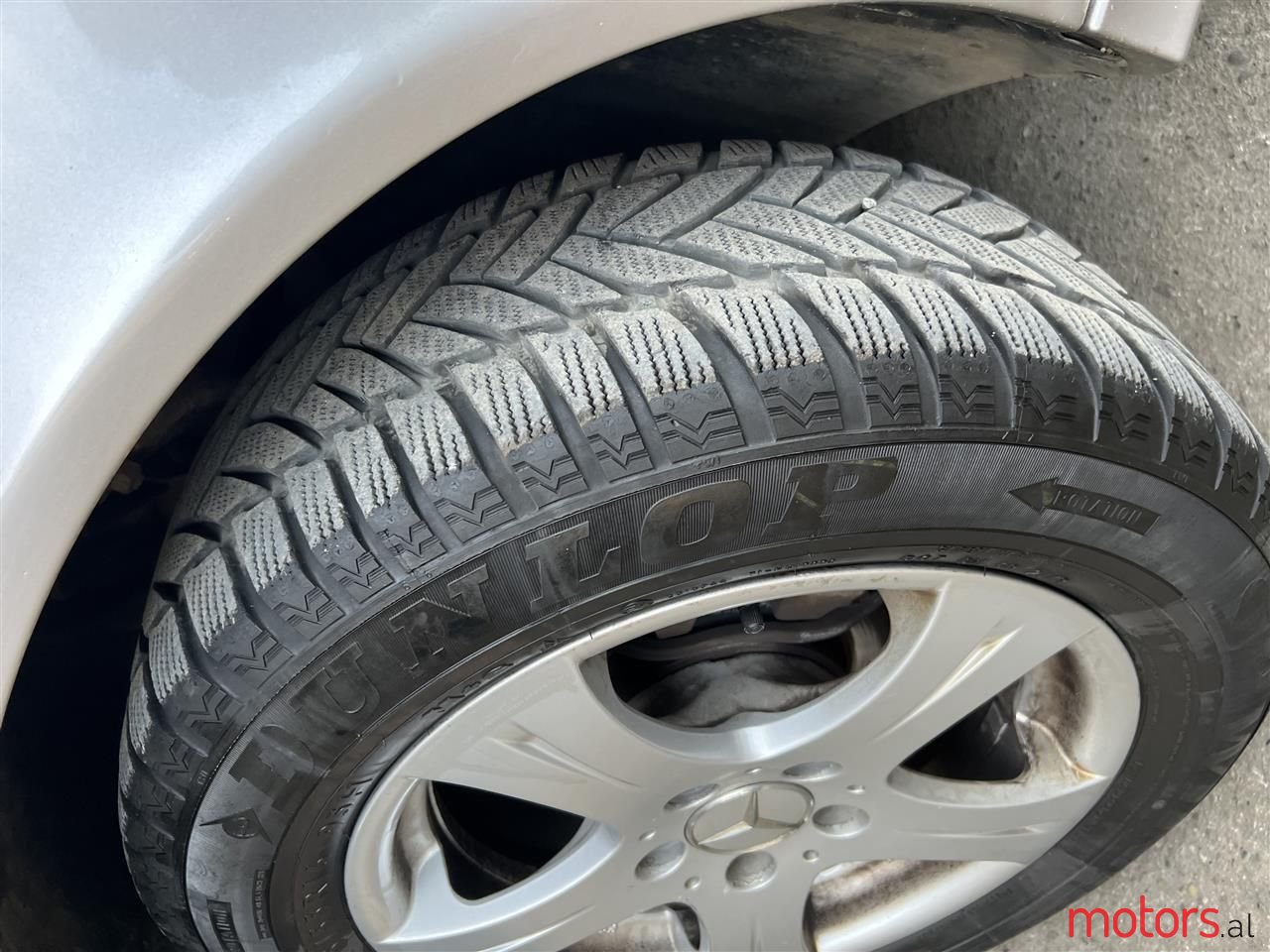 2009' Mercedes-Benz E 200 photo #5