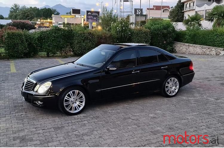 2008' Mercedes-Benz E 320 photo #6