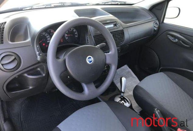 2005' Fiat Punto photo #2