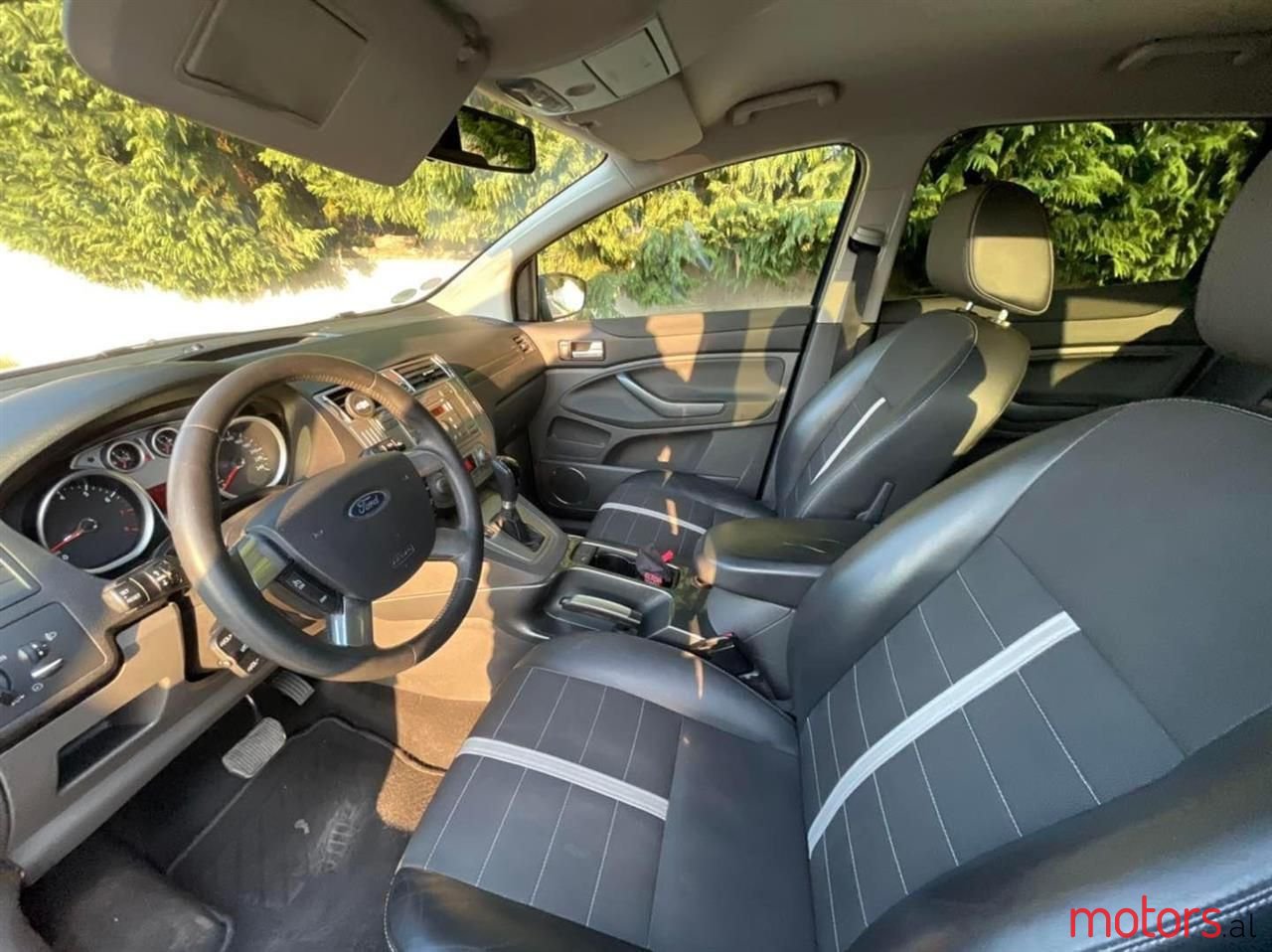 2011' Ford Kuga photo #3