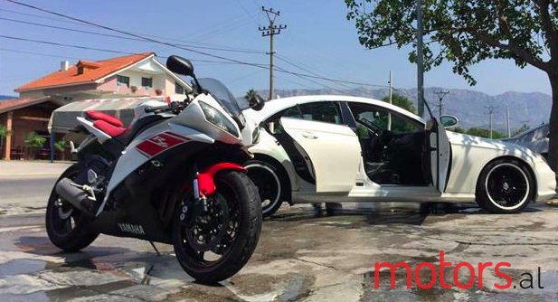 2011' Yamaha R6 photo #1