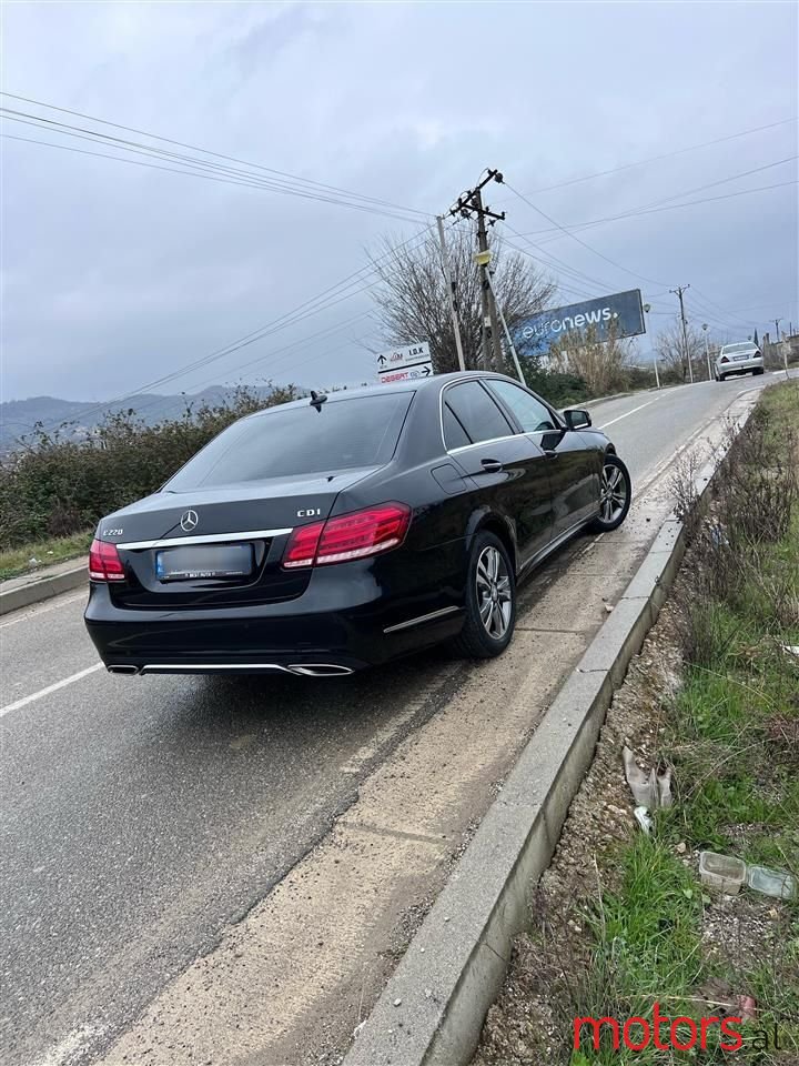 2013' Mercedes-Benz E 220 photo #4