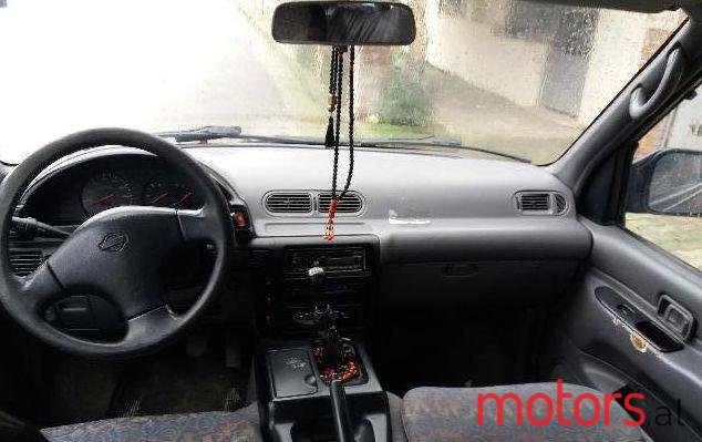1999' Nissan Serena photo #1
