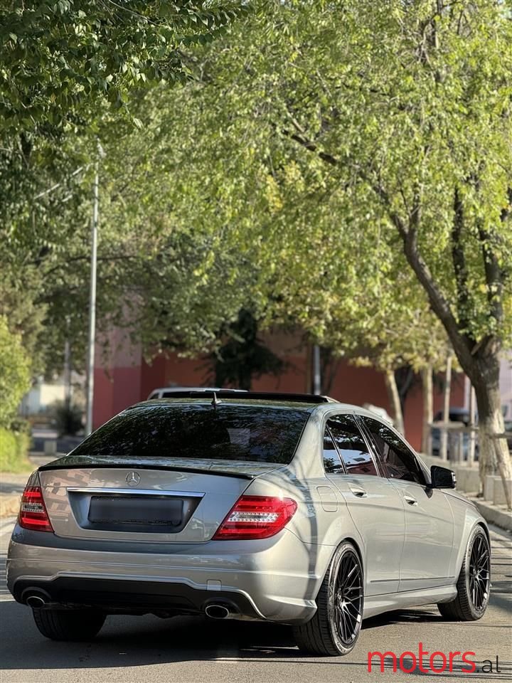 2012' Mercedes-Benz C 300 photo #5