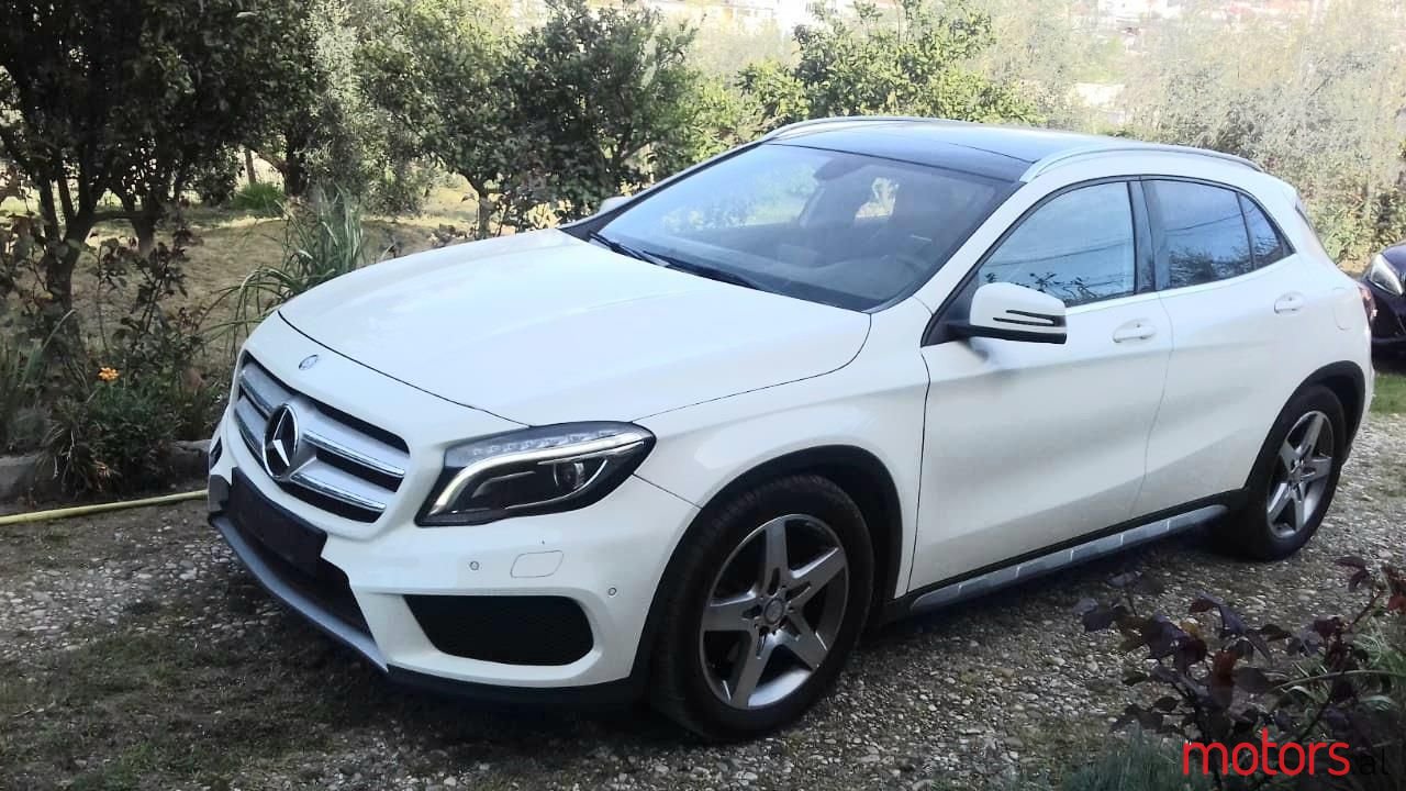 2014' Mercedes-Benz GLA 220 photo #2