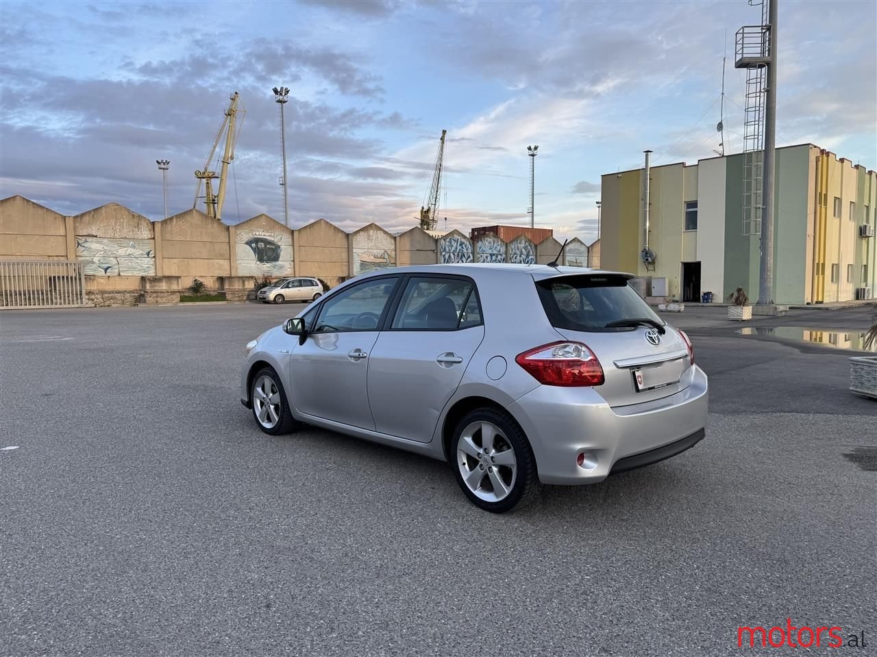 2011' Toyota Auris photo #4