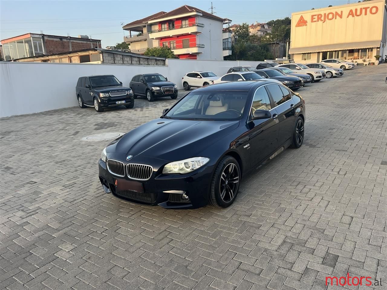 2012' BMW 528 photo #1