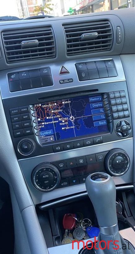 2005' Mercedes-Benz C 220 photo #2