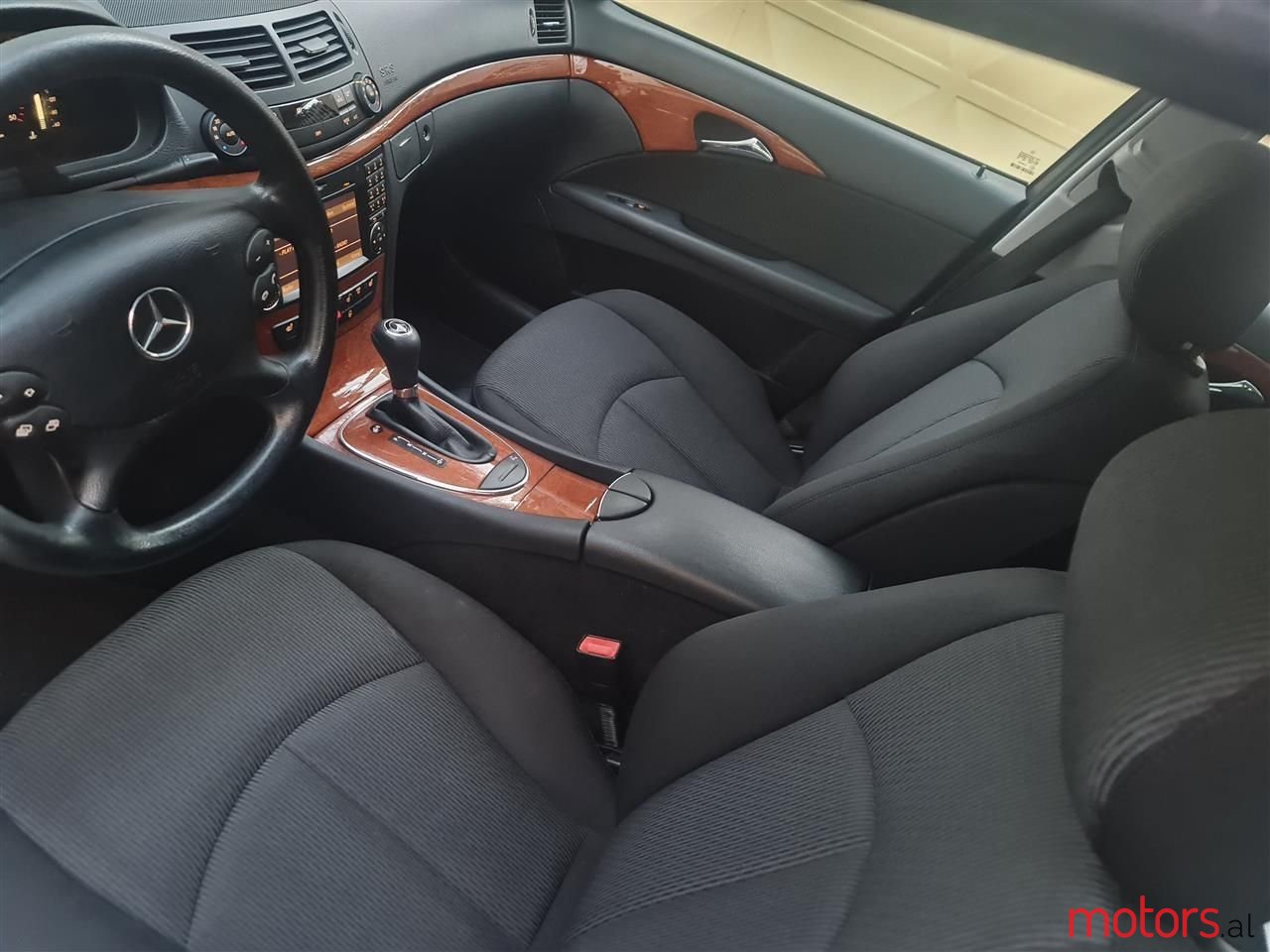 2009' Mercedes-Benz E 220 photo #4