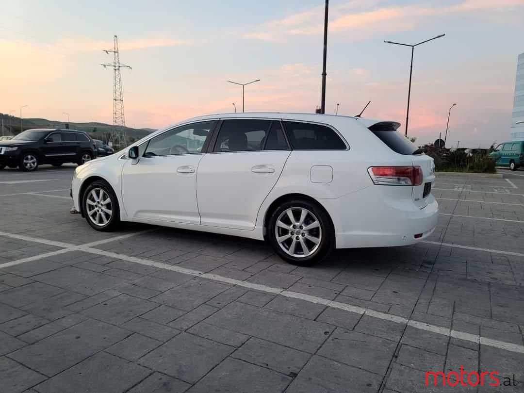 2009' Toyota Avensis photo #6