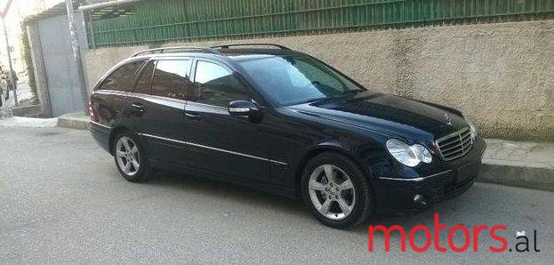 2004' Mercedes-Benz C-Class photo #1