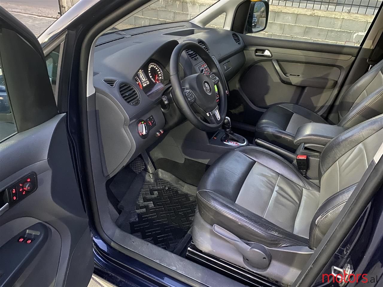 2013' Volkswagen Caddy photo #4