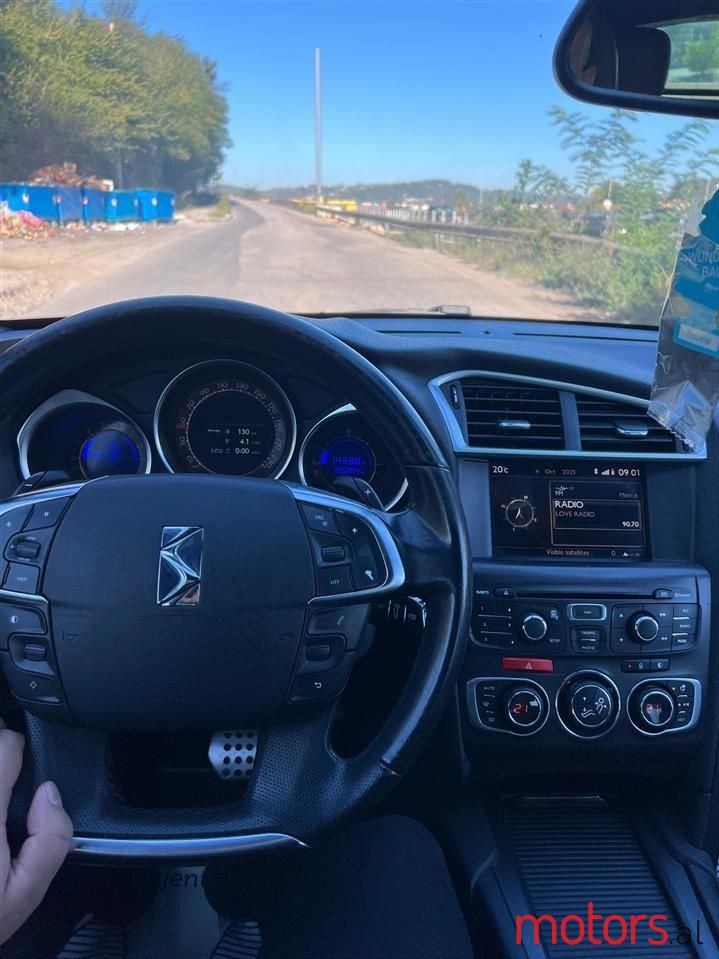 2016' Citroen DS4 photo #6