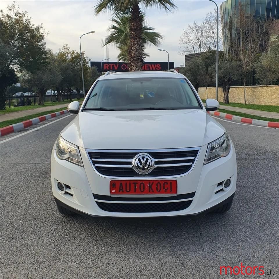 2009' Volkswagen Tiguan photo #1