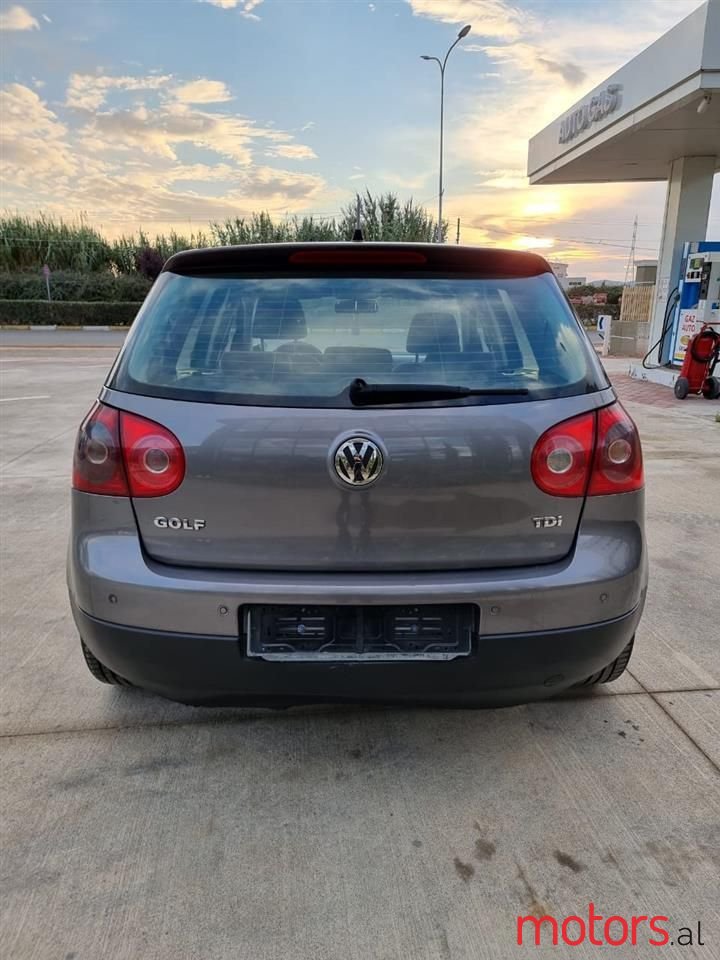 2006' Volkswagen Golf photo #2