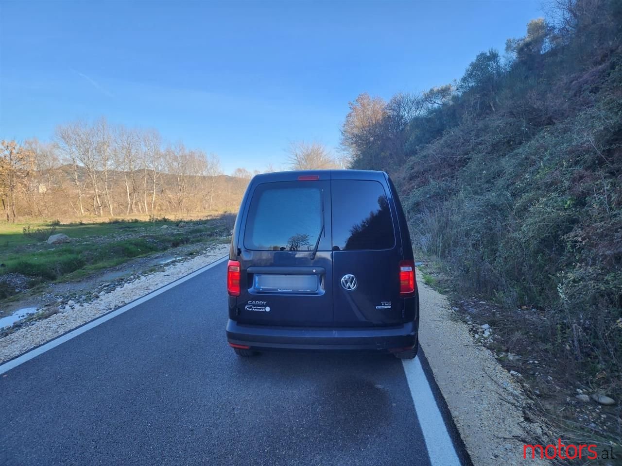 2015' Volkswagen Caddy photo #2