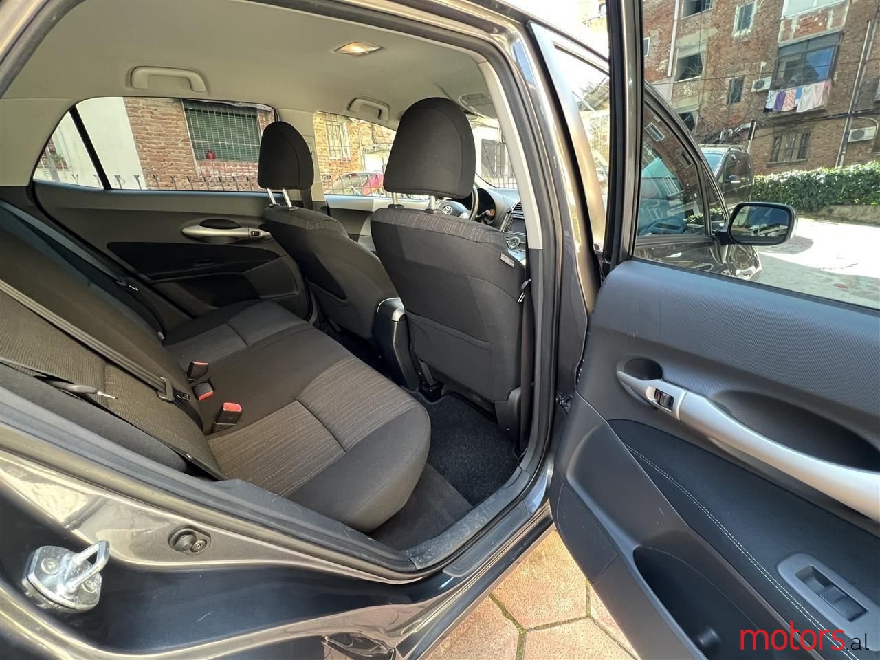 2009' Toyota Auris photo #5