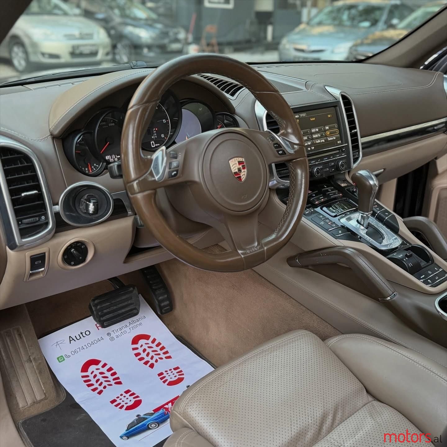 2012' Porsche Cayenne photo #4