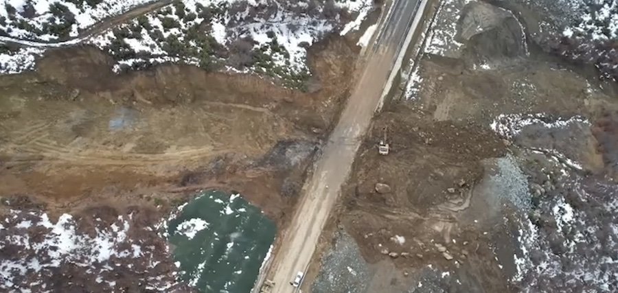 Hiqet masivi shkëmbor/ Nis qarkullimi në aksin rrugor Qukës-Qafë Plloçë, fillimisht për banorët e zonës