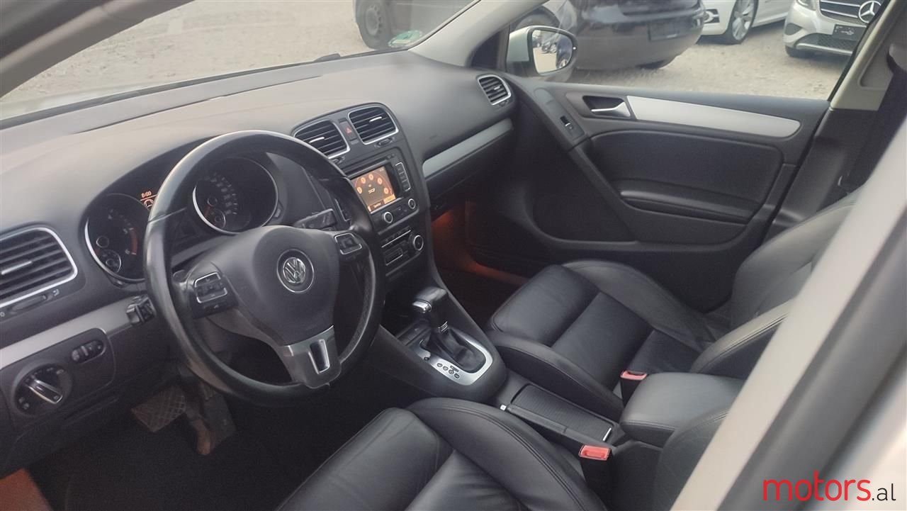 2010' Volkswagen Golf photo #6