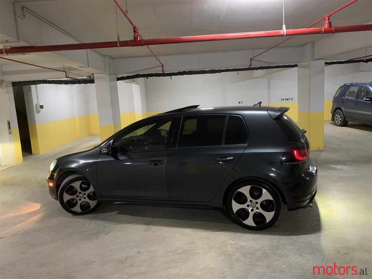 2011' Volkswagen Golf photo #4