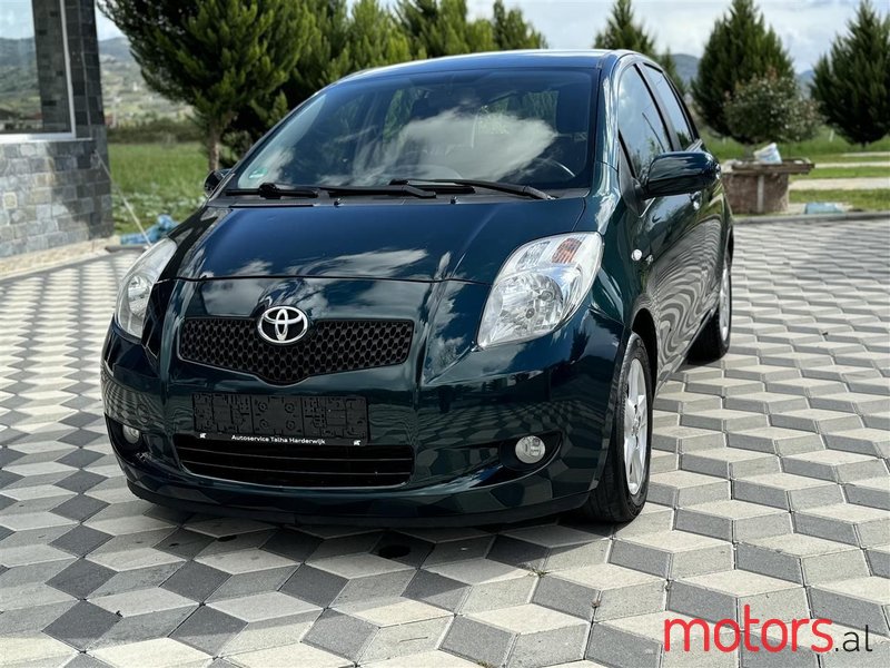 2006' Toyota Yaris photo #1