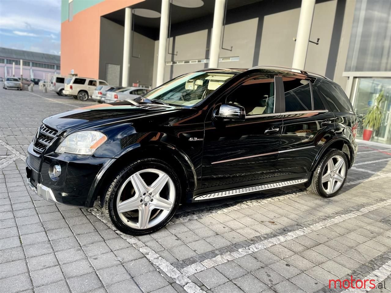 2010' Mercedes-Benz ML 300 photo #1