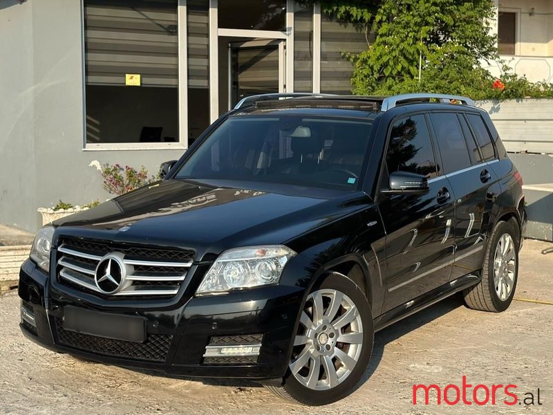 2011' Mercedes-Benz GLK 220 photo #1