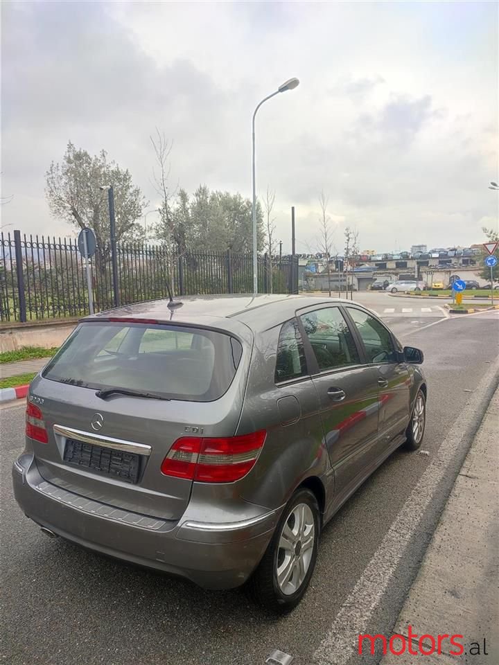 2010' Mercedes-Benz B 200 photo #4