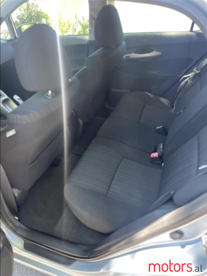 2008' Toyota Auris photo #6