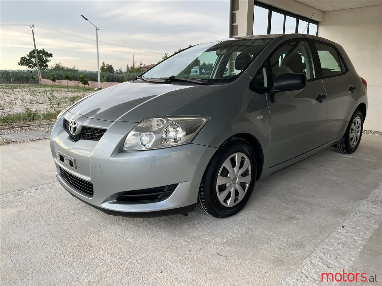 2009' Toyota Auris photo #3