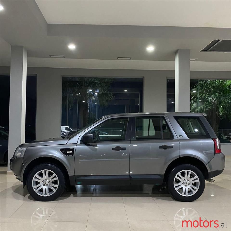 2011' Land Rover Freelander photo #3