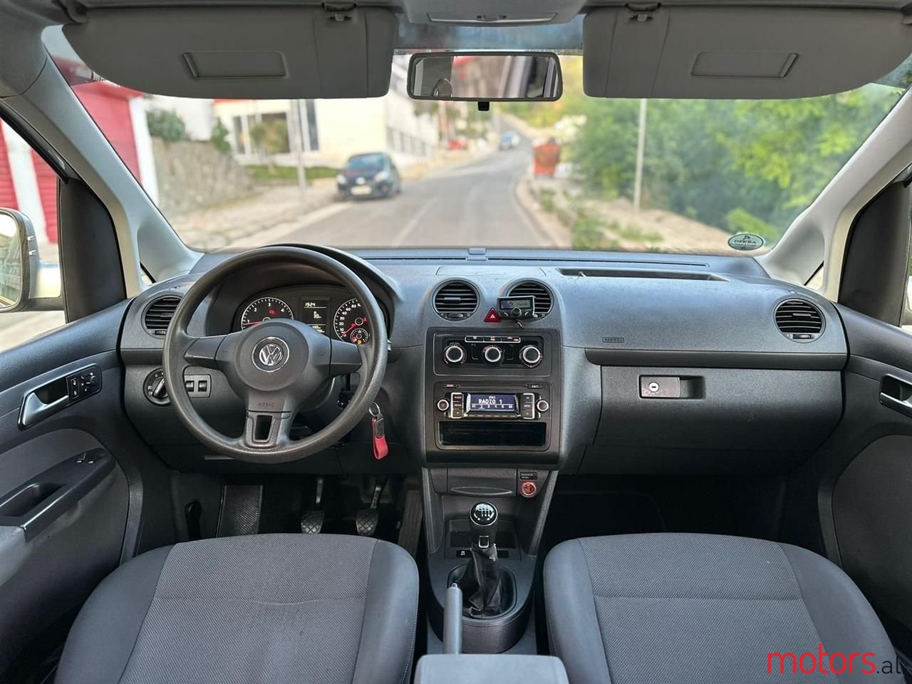 2013' Volkswagen Caddy photo #5