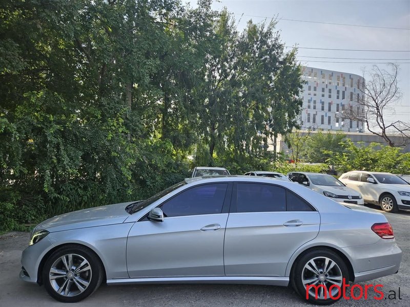 2014' Mercedes-Benz E 220 photo #3