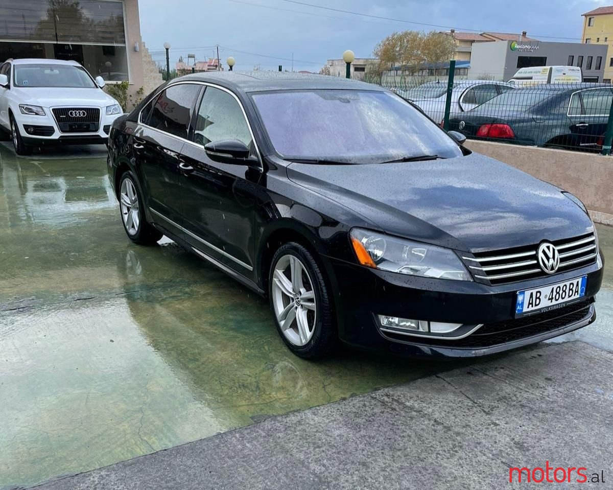 2012' Volkswagen Passat photo #3