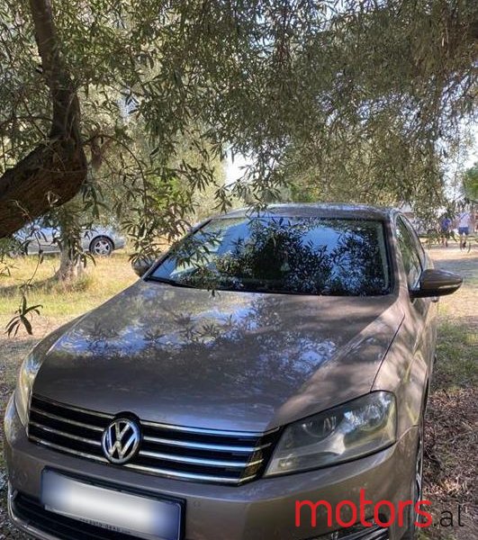 2012' Volkswagen Passat photo #4