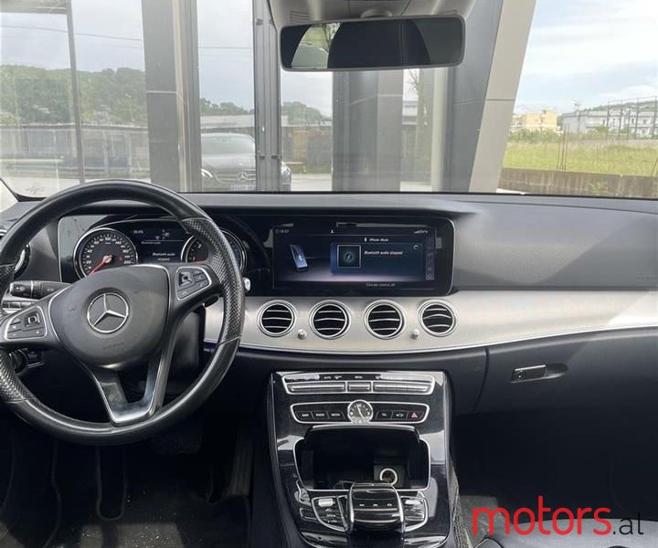 2016' Mercedes-Benz E 220 photo #5