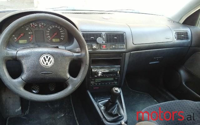 1999' Volkswagen Golf photo #2
