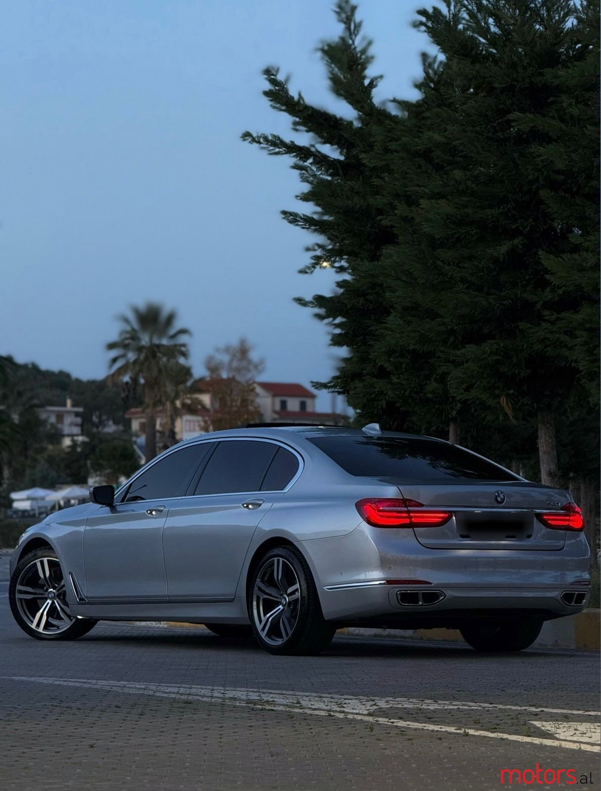 2018' BMW 740 photo #4