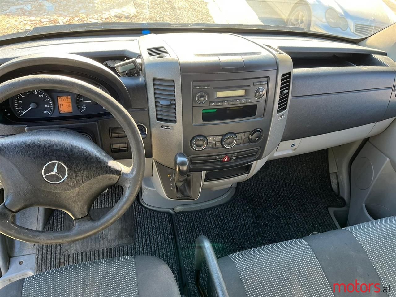 2010' Mercedes-Benz Sprinter photo #3